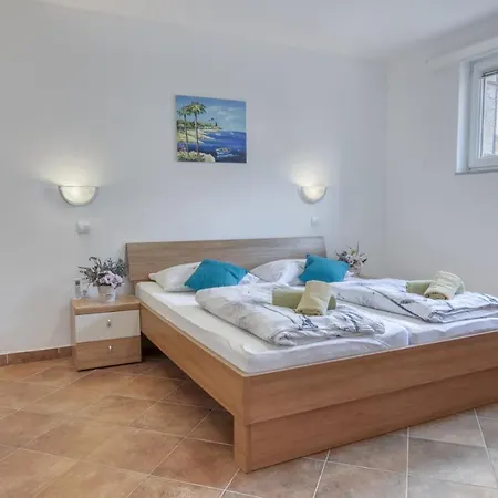 Villa Gracia - Big House, Pool, Bbq, Playground & Table Tennis, Game Room With Billiards & Table Football, Pula, Istria Villa Pula
