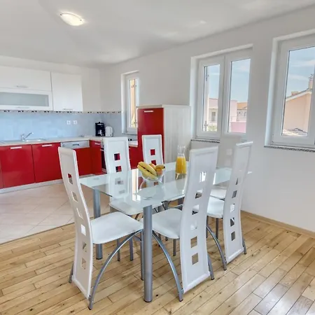 Villa Gracia - Big House, Pool, Bbq, Playground & Table Tennis, Game Room With Billiards & Table Football, Pula, Istria Villa *