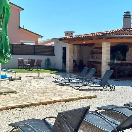 Villa Gracia - Big House, Pool, Bbq, Playground & Table Tennis, Game Room With Billiards & Table Football, Pula, Istria Villa Pula