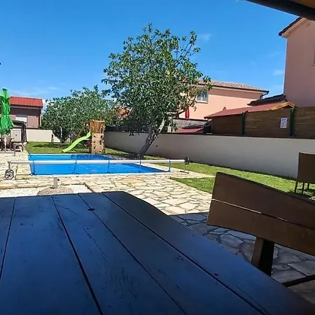 Villa Gracia - Big House, Pool, Bbq, Playground & Table Tennis, Game Room With Billiards & Table Football, Pula, Istria Villa *